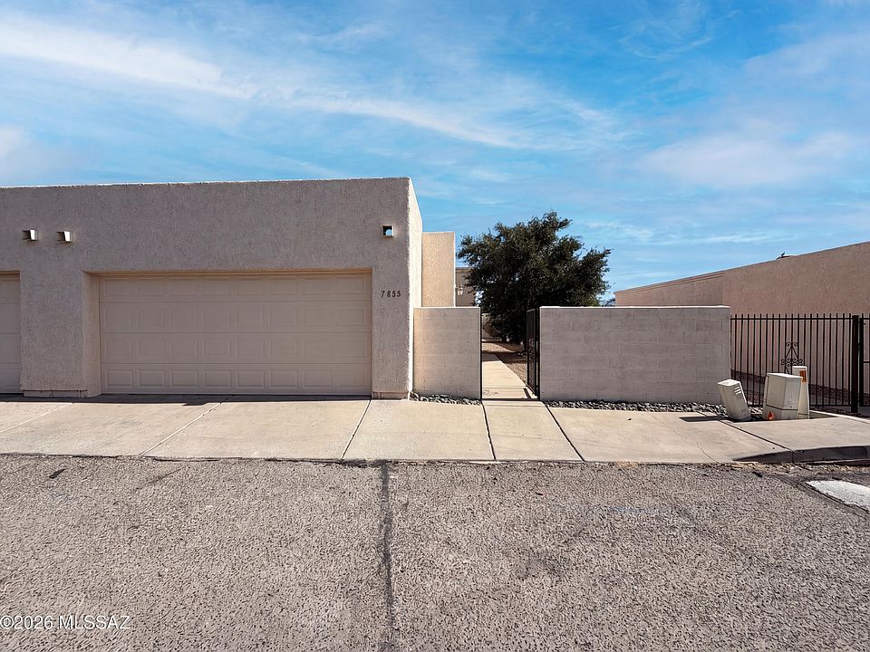 1st image of 7855 E Roget Dr