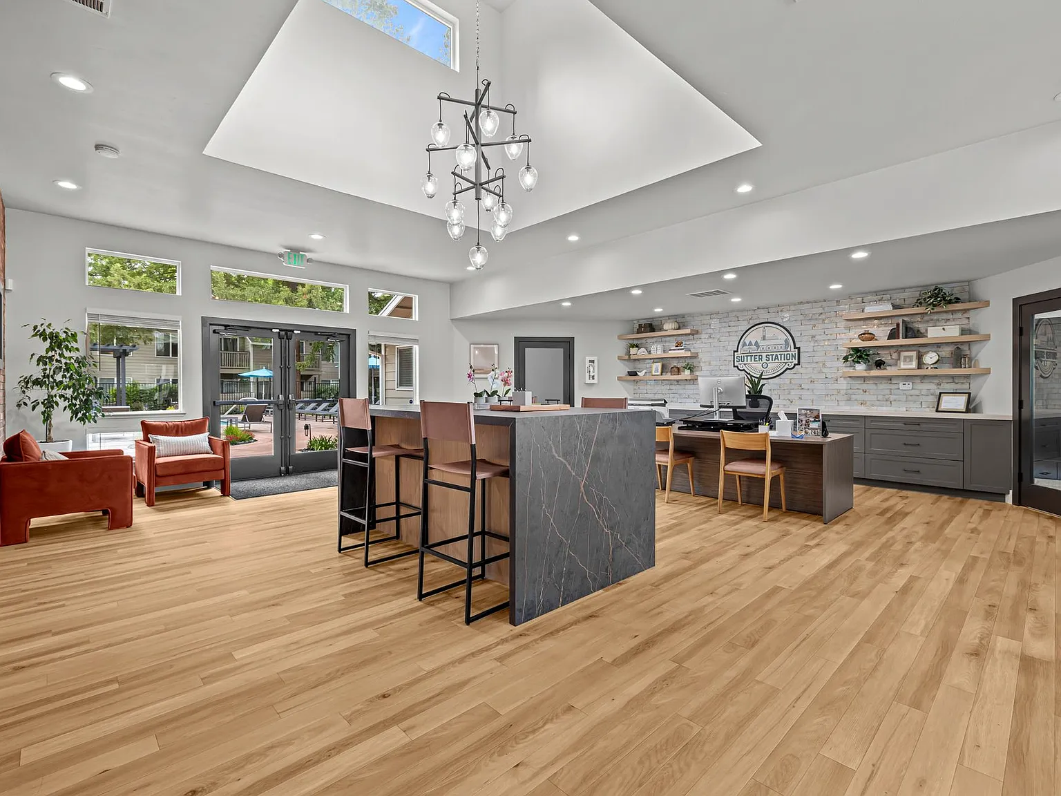 Sutter Station Apartments — Photo 2