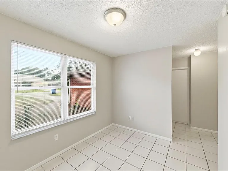 8124 Omaha Cir — Photo 10