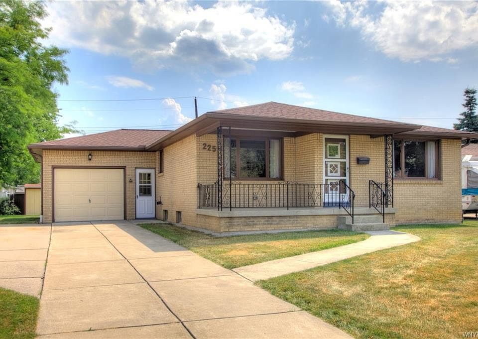 1st image of 225 Claudette Ct