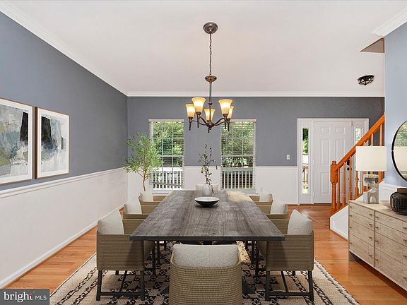 3rd image of 105 Hillsmere Ct