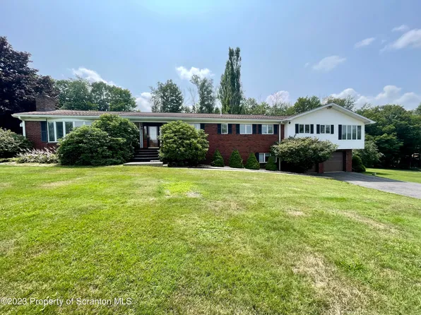 33 Patti Ann Dr, Scott Township, PA 18433
