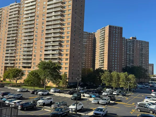 458 Neptune Avenue image 4 of 11