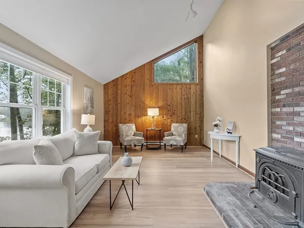 76 Lakewood Park Rd, Westminster, MA 01473