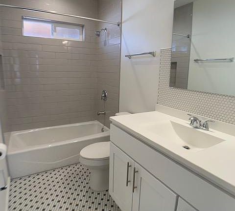 4th image of 4332 N 15th Ave #1