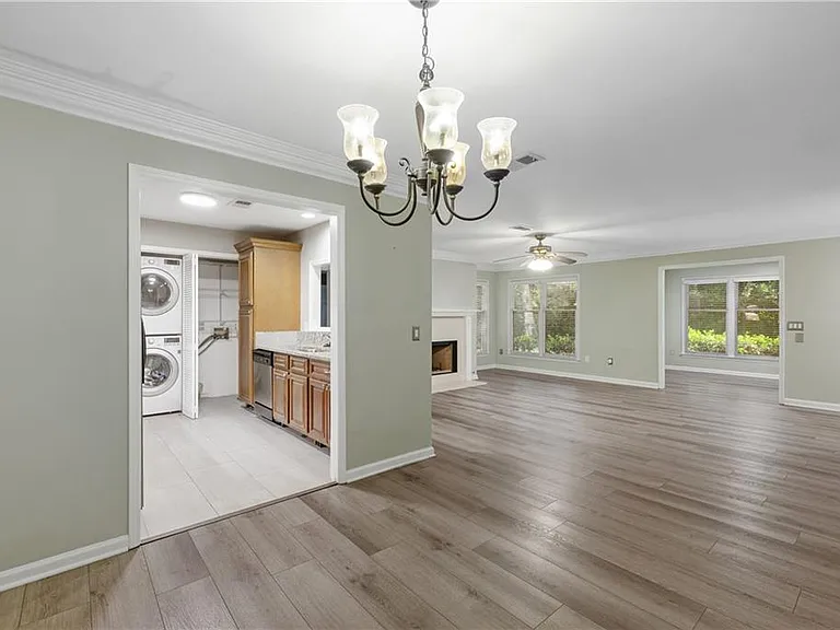 601 Abingdon Way — Photo 8