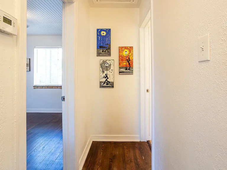 2233 Poplar St — Photo 8