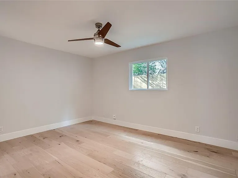 6204 Shadow Valley Dr #B — Photo 12