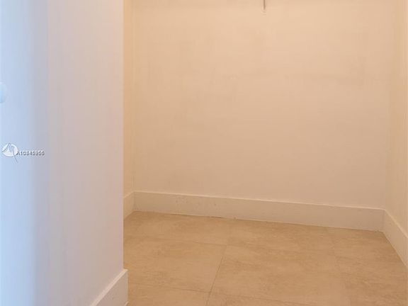 5th image of 18800 NE 29th Ave #427-29