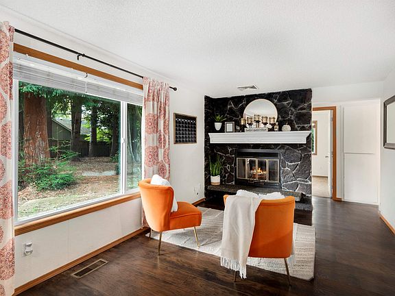 4th image of 4509 27th Ct SE