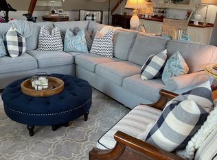 1 Bradford St, Bristol, RI 02809