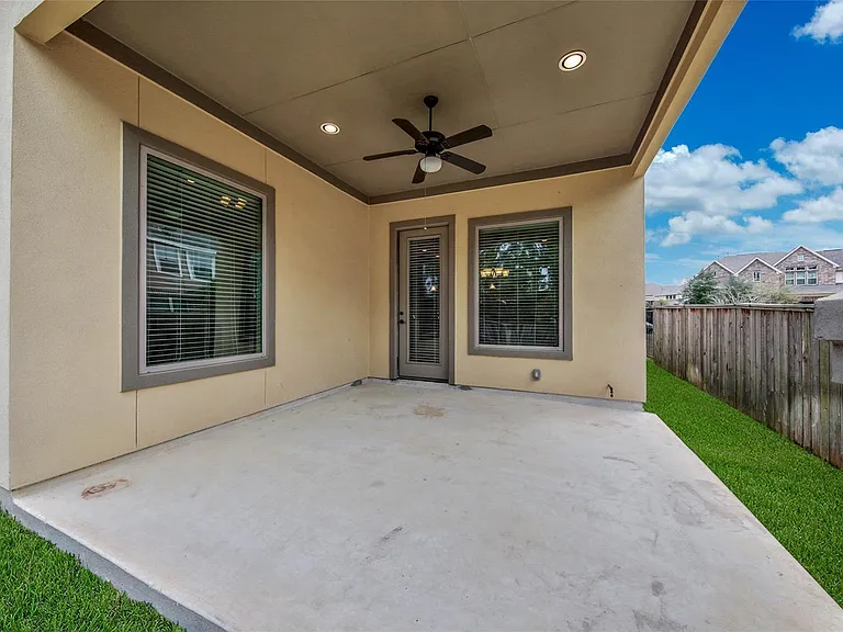 78 Hearthshire Cir — Photo 36