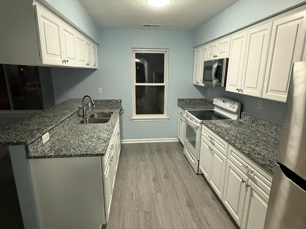 899 Old Clubhouse Rd, Virginia Beach, VA 23453
