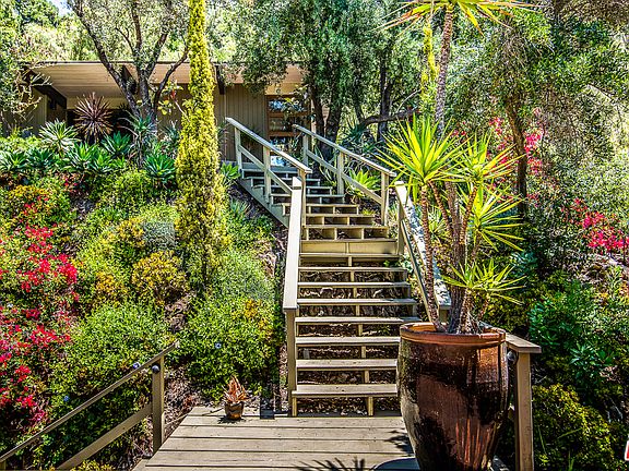 2nd image of 3893 Avenida Del Sol