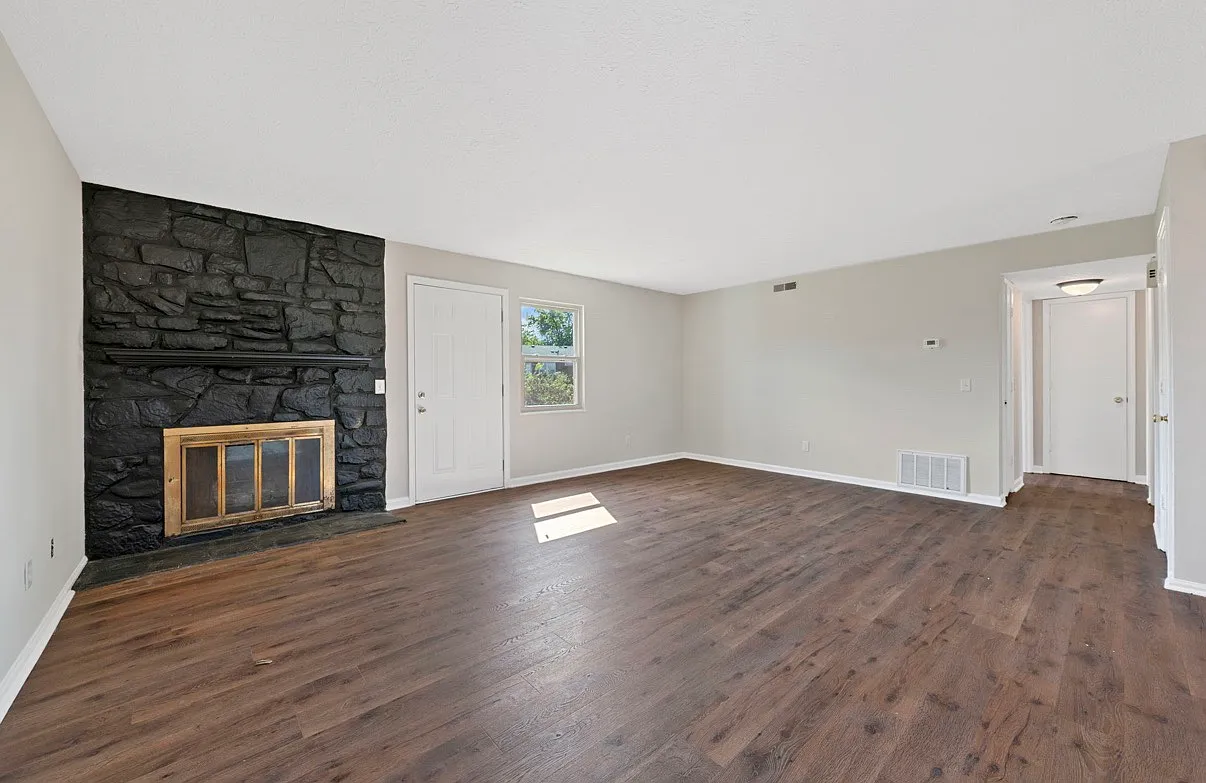 2 bed, $850 — Photo 3