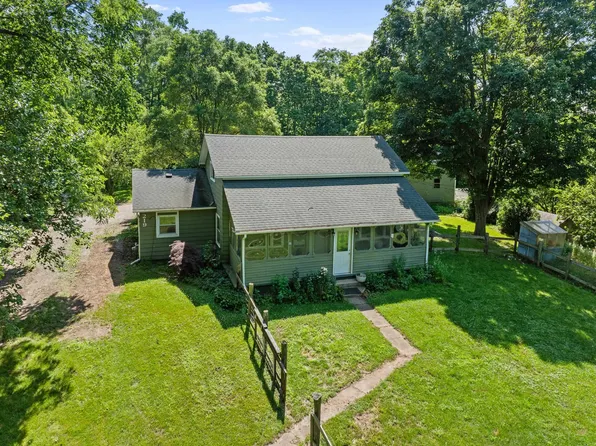 219 S Saginaw St, Byron, MI 48418