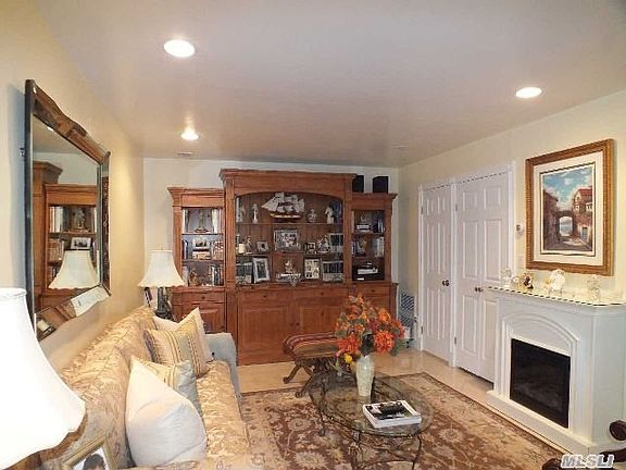 3rd image of 7 Alhambra Dr #7