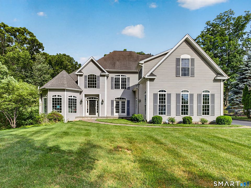 1st image of 4 Scotch Pine Drive