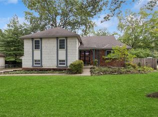 11819 Oak St, Kansas City, MO 64114