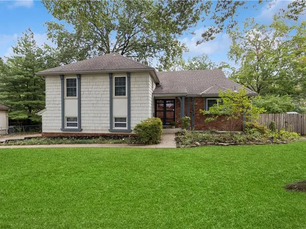 11819 Oak St, Kansas City, MO 64114