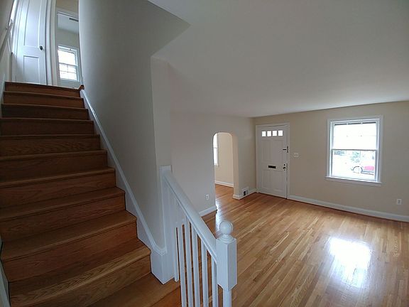 3rd image of 2430 N Powhatan St