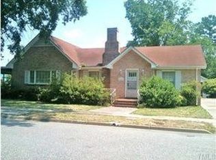 106 W Elizabeth St, Selma, NC 27576