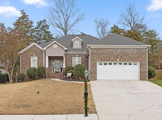 8877 Sunridge Dr, Ooltewah, TN 37363