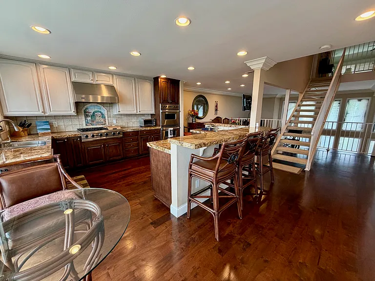 16397 Forest Hills Ln — Photo 8