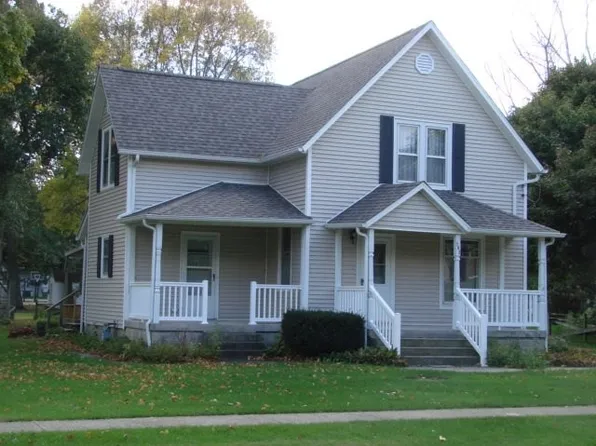 308 E Market St, Tampico, IL 61283