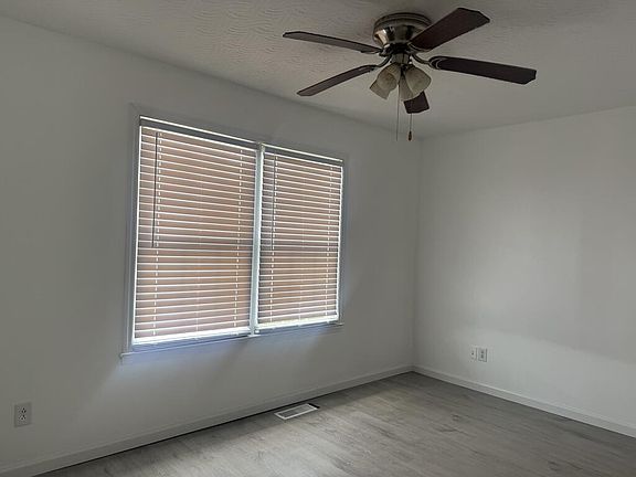 3rd image of 373 Mary Drew Dr
