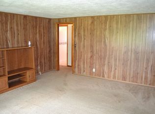 2764 Omro Rd, Oshkosh, WI 54904