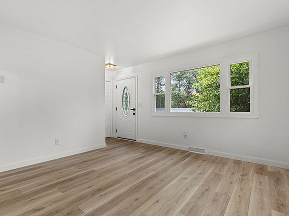 4th image of N6898 N Lake Dr