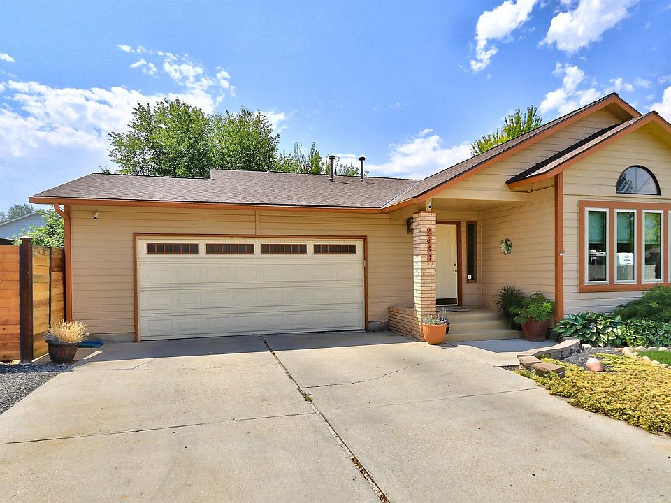 1st image of 2439 Leo Dr