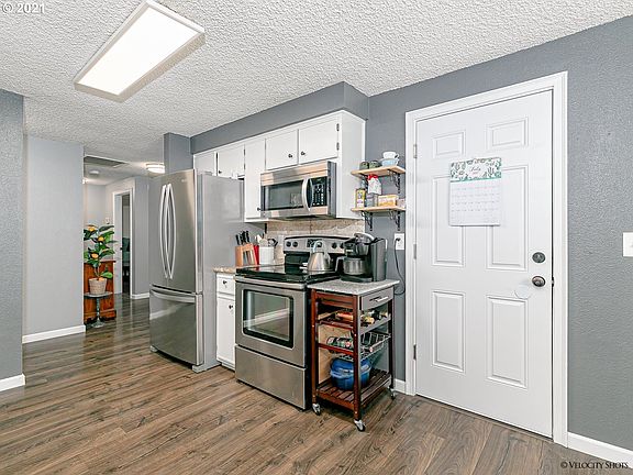 5th image of 10618 NE 20th Ave
