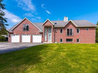 993 Bark Lake Ln, Hubertus, WI 53033