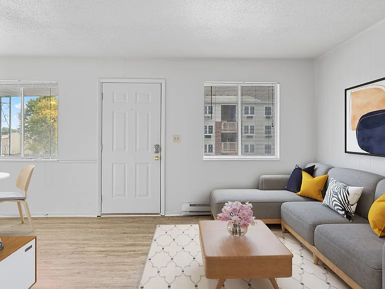 University Apartments — Photo 11