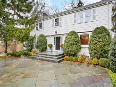 65 Nursery Rd, New Canaan, CT, 06840