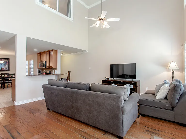 1173 Landon Ln — Photo 7