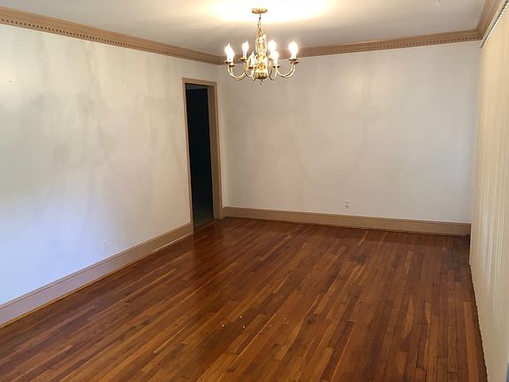 2nd image of 262 Townsend St