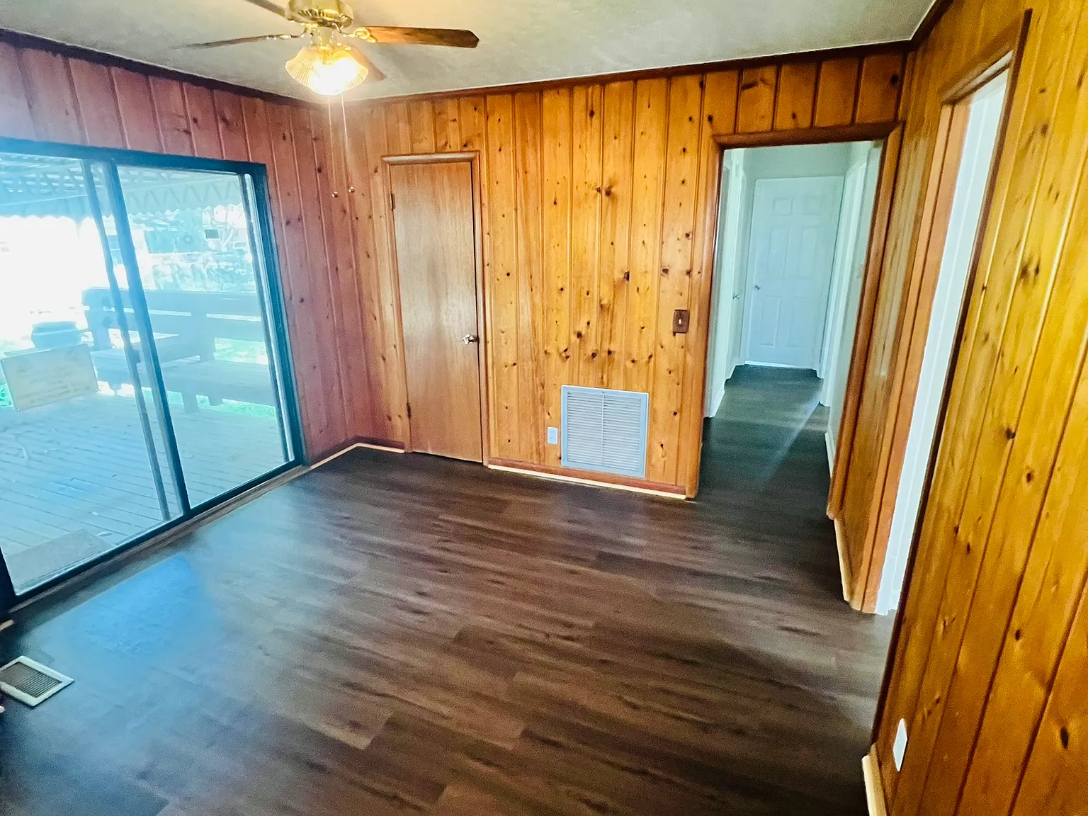 3 bed, 1.5 bath, 1075 sqft, $1,000 — Photo 4