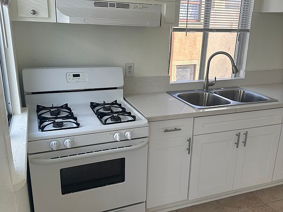 2nd image of 518 25th St #518