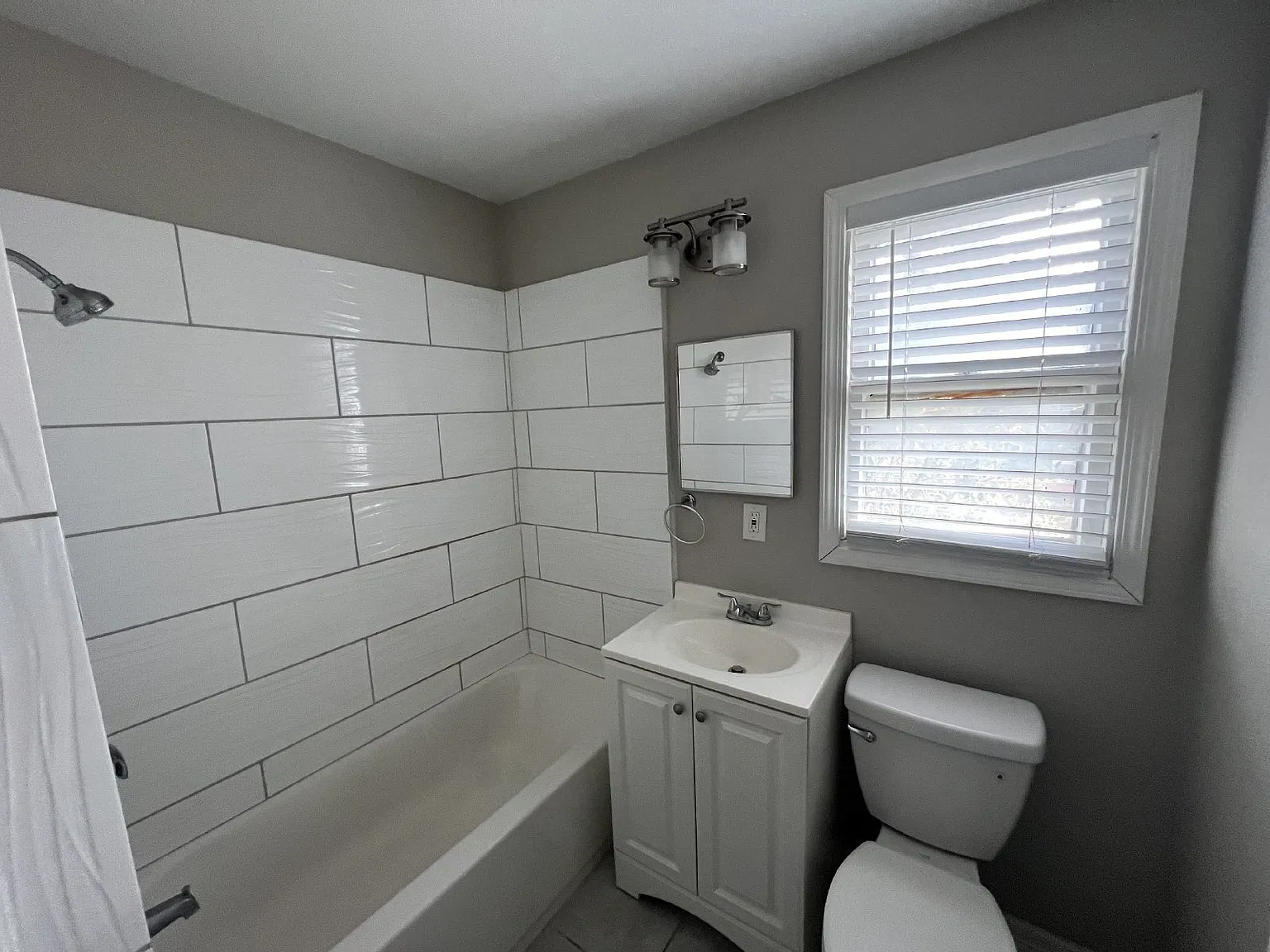 1 bed, 1.0 bath, 676 sqft, $785 — Photo 3