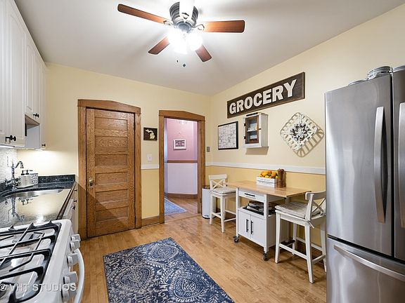 4th image of 635 W Armitage Ave #1