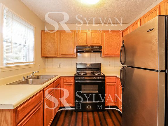 5th image of 306 Marshall St