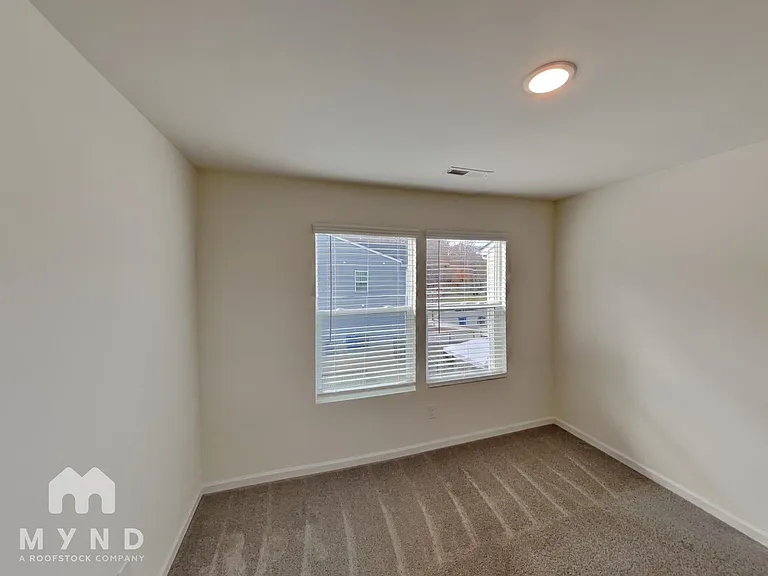 122B Fosters Glen Pl #B — Photo 13