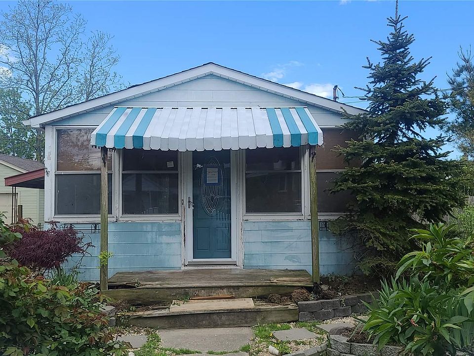 1st image of 73 Huguenot Dr