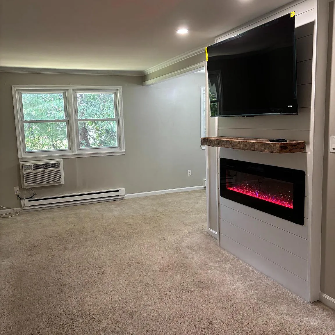 2 bed, 1.0 bath, 970 sqft, $1,800 — Photo 2