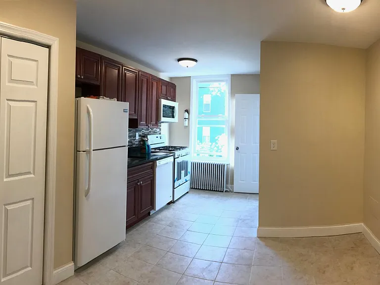 31 Booraem Ave #2L — Photo 9