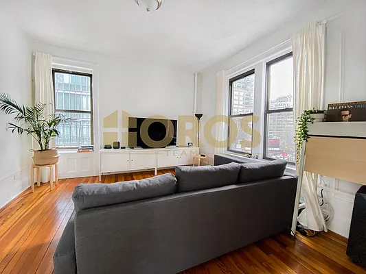 Rented by City Connections Realty | media 16