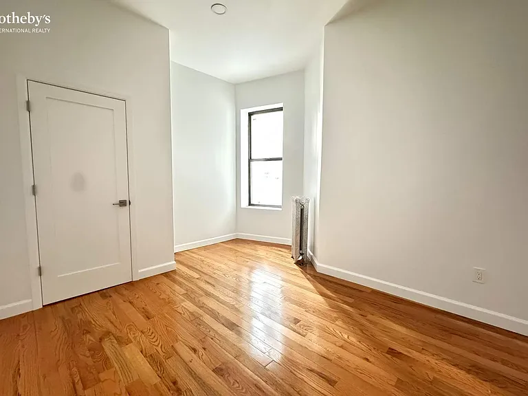 200 Claremont Ave #4 — Photo 4